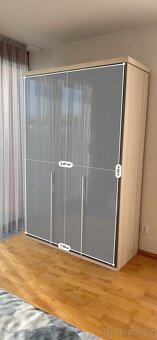 Šatní skříň - 3