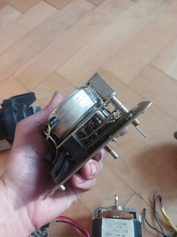 Motory, motůrky Tesla, Mez - 3