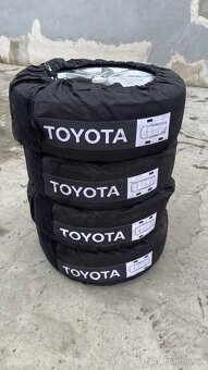 Alu Dezent 5x114,3 7Jx18 ET35 + Zimní 225/60R18 Toyota - 3