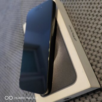 iPhone 15 Pro Top stav - 3