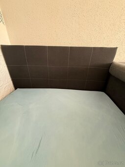 Čalouněná postel s roštem - 3