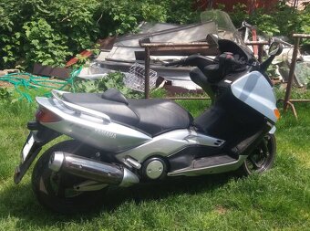 Maxi skutr YAMAHA T MAX - 3