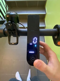 Elektro koloběžka Xiaomi Mi Essential - 3