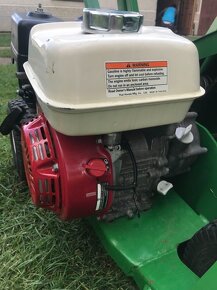 E-Z Trench EZ9100 Trencher Pásové rypadlo zavlažovací systém - 3