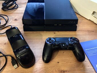Sony PlayStation 4 1T CUH-1116B s originálním Gamepad+stojan - 3