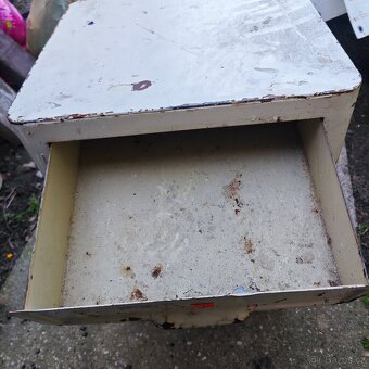 kovová industriální skřínka - stolek - 3