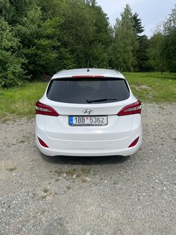 HYUNDAI i30 1.6 crdi 81kw STYLE - 3