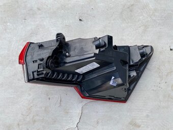 ŠKODA OCTAVIA IV 2020-2024 SVĚTLO LEVÉ ZADNÍ - 3