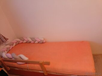 Válenda s úložným prostorem. - 3