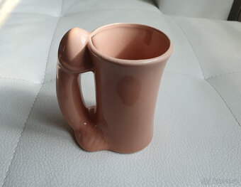 Vtipné hrnky ManWhore s dírou skrz a Penis ucho - 3