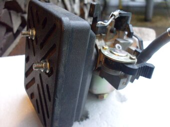 Prodám japonský karburátor HUAYI - 3