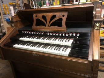 PRODÁM DVOUMANUÁLOVÉ HARMONIUM S PEDÁLEM - 3