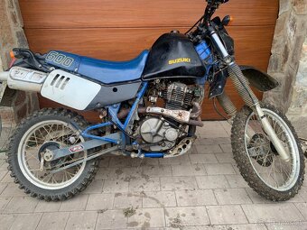 Suzuki DR 600 - 3