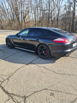 Porsche Panamera 4 - 3