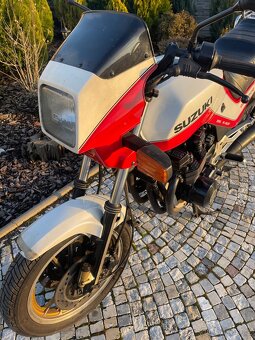 Suzuki GSX 550 E - 3