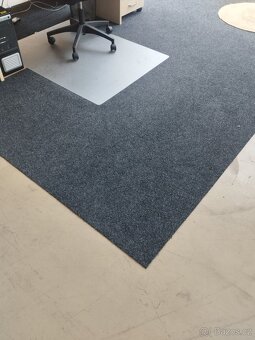 Zátěžový koberec s gumou 5x4,2 m šedý - 3