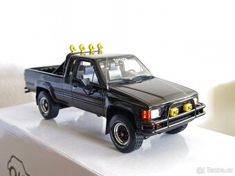 Toyota Hilux McFly 1:18 Ottomobile - 3