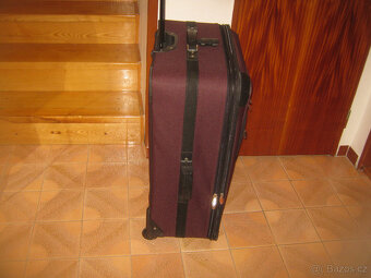 Prodám čistý nepoužívaný veliký cestovní kufr-TOP stav. - 3