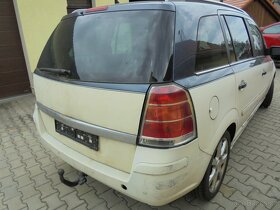 Opel zafira B 1.9 CDTI 110 KW rozprodám na N.D. - 3