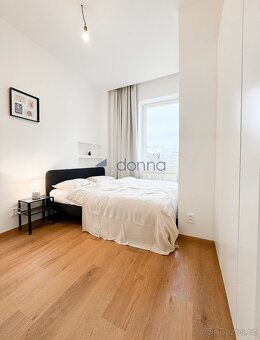 Pronájem bytu 2+kk, 38m², ul. Komunardů, Praha 7 - Holešovic - 3