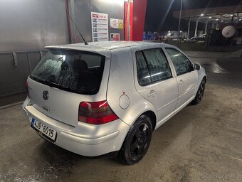 VW Golf 1,6 74kw - 3