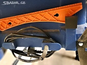 pila na dřevo na stojanu - 3