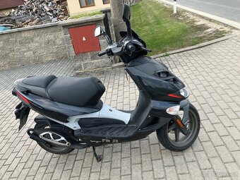 Aprilia sr 50 - 3