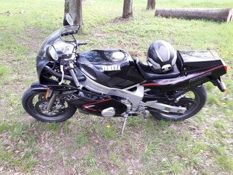 Yamaha FZR 600 - 3