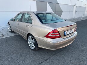 Mercedes-benz W203 C220  110kw 5q automat - 3