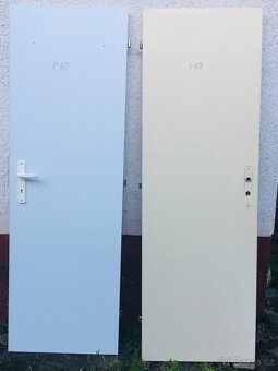 Nabízím zdarma za odvoz starší i novější interiérové dveře - 3