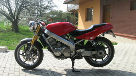 Honda NT 650 GT Hawk - 3