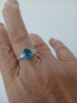 Stříbrný prsten Topaz Swiss blue,s drobnými zirkonkami - 3