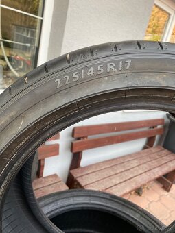 Pneu Dunlop 225/45r17 - 3