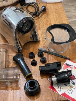 Odšťavňovač Juicer Sana Omega EUJ-707C - 3