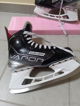 Brusle Bauer Vapor X3.7 - 3