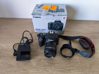 Zrcadlovka Canon 200D - 3