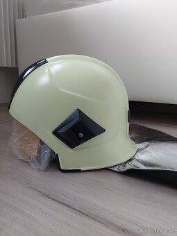 Hasičská přilba - 3