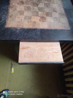 Šachový stolek intarzovaný - 3