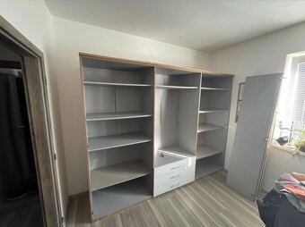 Skříň s DOVOZEM ZDARMA - 3