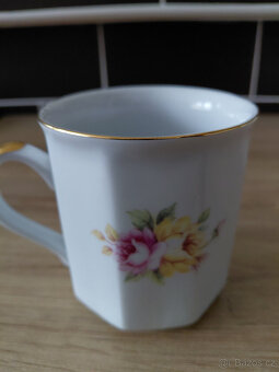 Retro krásný porcelánový hrnek - 3