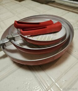 Sada pánví s oddělitelnými držadly - 3