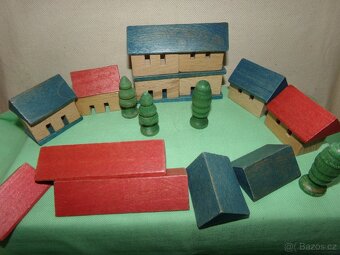 Staré dřevěné HRAČKY, VĚŽ, AUTO, NÁŘADÍ, LOUTKY, VESNICE - 3