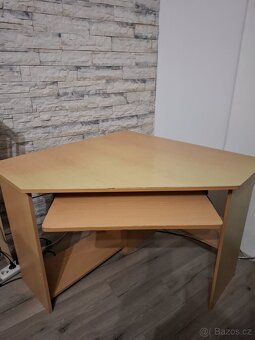 Pc stolek - 3