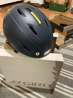 Lyžařská helma Giro, Mips - 3