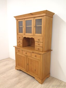 Kredenc se zásuvkami - 3