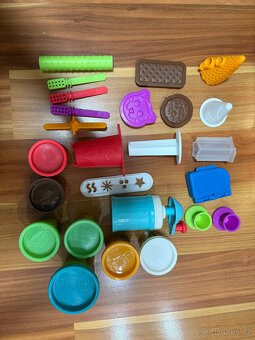 Play-Doh Kitchen Creations, výroba zmrzliny - 3