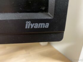 2x LCD monitor iiyama 22" - 3