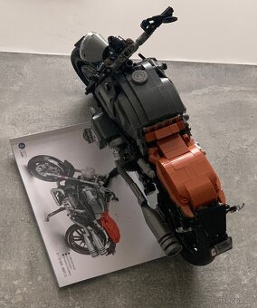Kopie stavebnice LEGO BMW R nine T Scrambler (složený stav) - 3