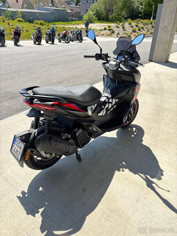 APRILIA SR GT 125 - 1.011 km najeto - 3