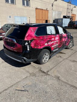 Mitsubishi Outlander - 3